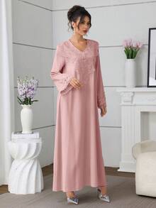 Al Najma 纯色V领宽松刺绣领花卉长袖优雅摆裙女装 - 粉色 - 查看 5