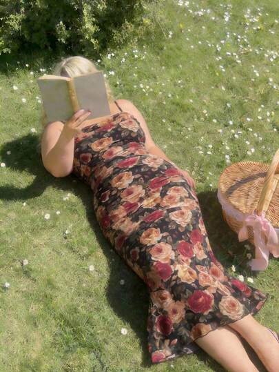 SHEIN MOD Plus Size Vintage 70s Oil Painting Floral Print Ruched Dress – Slim Fit Mermaid Hem For Date, Party, Prom & Festival In Glamorous Court Style,Dark Floral Print Polyester Mesh Dress Spaghetti Strap Design Ruched Bodycon Shape Midi Length Soft Fabric Feminine Style Lightweight Texture Spring Summer Daily Wear Street Wear Women's Dress