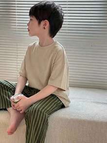 Dazy Kids Bộ 2 món cho bé trai: Áo thun cổ tròn tay ngắn và quần kẻ caro, thích hợp mặc mùa xuân/hè. - Màu be - Xem 4
