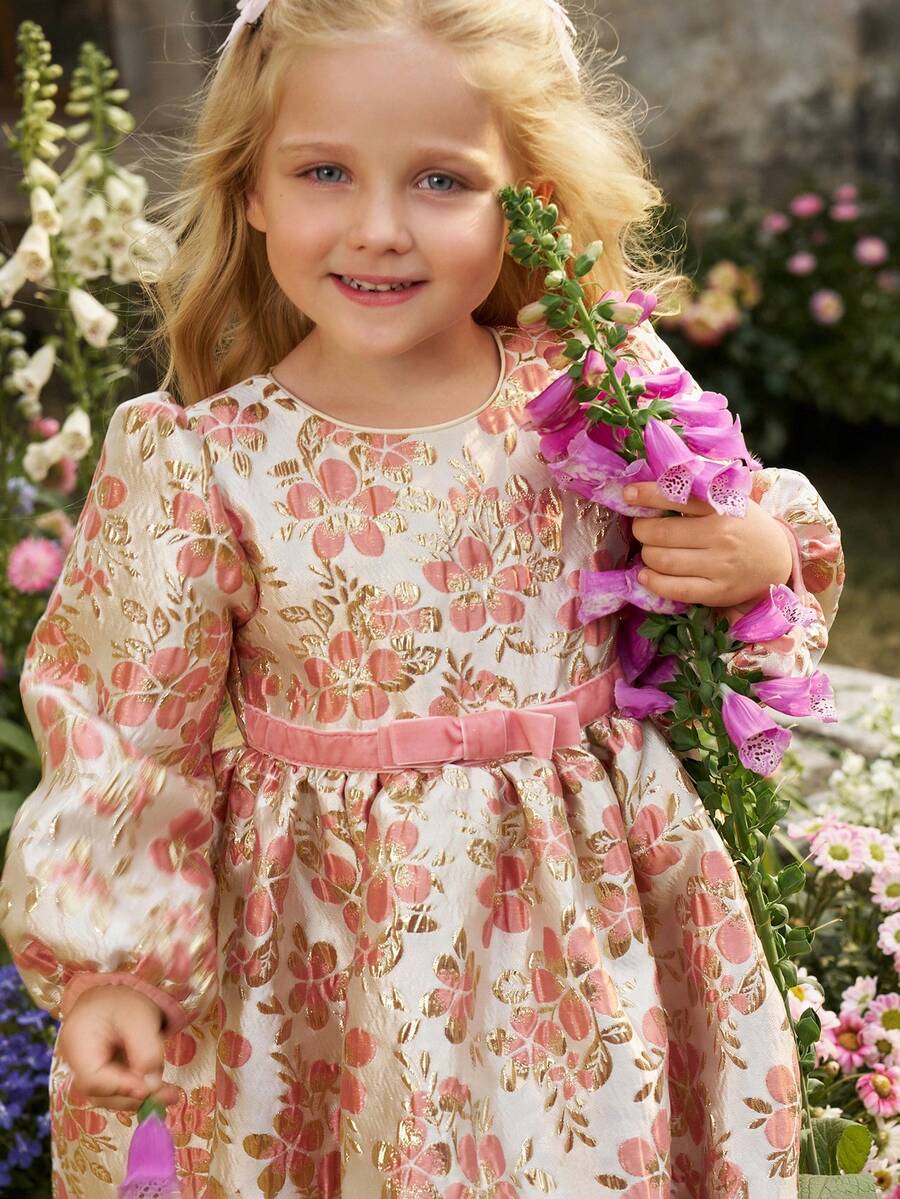 SHEIN Glamorique Kids 女童公主裙,长袖,粉色花朵提花面料,蝴蝶结,质感面料,高贵优雅,中东、欧美风格,华丽裙摆,婚礼、节日、派对、舞会礼服、优雅派对礼服 - 粉色 - 查看 1