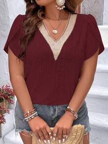 Vionelle 加大码撞色蕾丝花瓣袖T恤图案女式上衣 - 酒紅色 - 查看 4