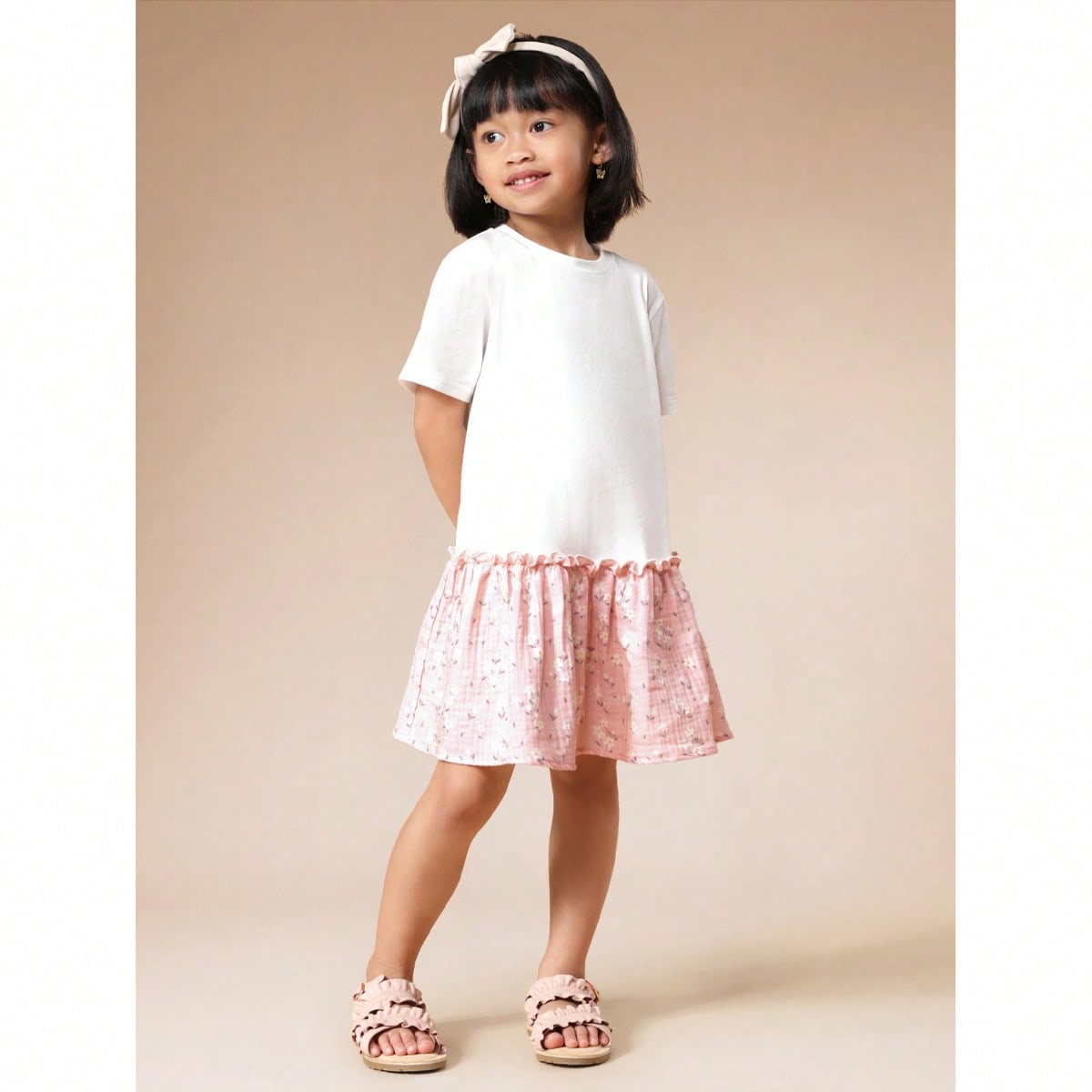 Vestido corto de verano informal de algodón con estampado floral, volantes en el bajo y falda de gasa, talle bajo para niñas