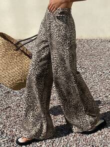 DAZY 女士休闲宽松版型破洞豹纹直筒牛仔裤，适合春夏穿着 - 棕色 - 查看 5