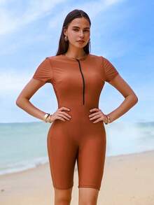 Swim Shayni 新款夏季女士圆领短袖拉链前腰连体泳衣，饰有海星图案，侧边纽扣开衩网纱长裙，棕色休闲度假两件套 - 棕色 - 查看 3