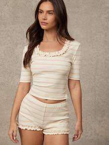 WESTFADE Áo cổ tròn xếp nếp kẻ sọc và quần short xếp nếp ôm sát cạp trung bình. - Màu be - Xem 4