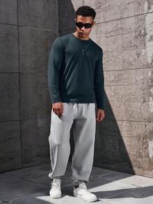 Manfinity Homme Camiseta de manga larga casual y versátil de cuello redondo de unicolor para hombres - Neblina azul - Ver 5