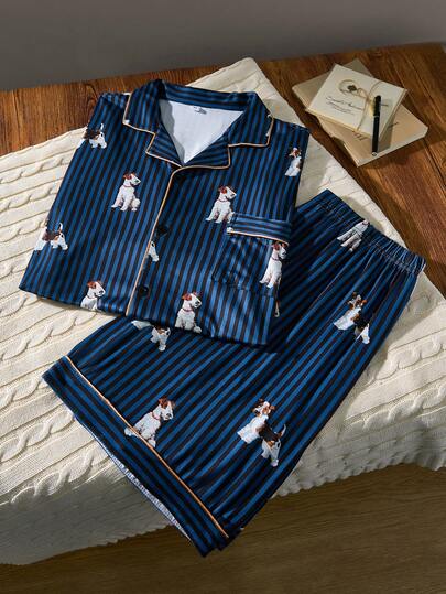 SHEIN Conjunto de pijama para hombre, con estilo de camisa abotonada con cuello, con un patrón de rayas verticales finas en todo el diseño, complementado con un bolsillo en el pecho y detalles de cierre con botones, ofreciendo un aspecto minimalista inspirado en el vintage. El diseño a rayas proporciona un aspecto visual refrescante mientras se adhiere a la estética clásica de la ropa de estar en casa.