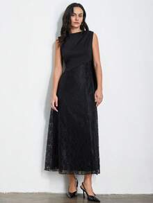 Aveloria Modichic Đầm satin đen trơn, lệch vai, xếp ly ở gấu đầm, phối ren tương phản, thiết kế thanh lịch cổ điển sang trọng, không tay. - màu đen - Xem 6