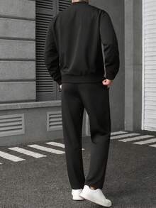 Manfinity Homme 加大码男士纯色拉链外套和裤子休闲套装，男士西装外套和裤子，男士休闲西装，男士黑色西装套装，男士黑白套装，男士运动裤套装，适合复古风格、日常休闲、周末旅行、户外活动、探险旅行、轻松的工作环境或半正式场合，可作为男友/丈夫礼物、周年纪念/生日礼物、派对、夏季假期、沙滩装、夏威夷婚礼以及春夏穿着。 - 黑色 - 查看 2