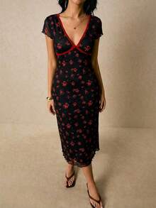 Poéselle 女士V领印花蝴蝶结装饰休闲中长连衣裙 女士印花连衣裙 红色印花连衣裙 女士连衣裙 优雅印花连衣裙 女士印花连衣裙 女士印花婚礼宾客连衣裙 樱桃连衣裙 女士印花中长连衣裙 女士法式连衣裙 草莓连衣裙 女士黑色连衣裙 - 黑色 - 查看 5