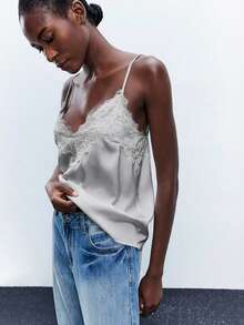 Maija 女士灰色蕾丝拼接上衣，优雅浪漫时尚舒适宽松V领可调节细肩带度假商务休闲西部风邮轮休闲百搭无袖上衣 - 灰色 - 查看 4