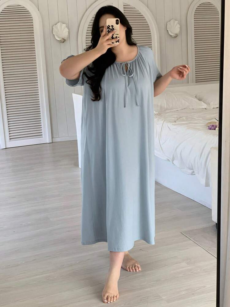Dazy Plus Plus Size Solid Color Twist Ruched Round Neck Casual Short Sleeve Nightgown