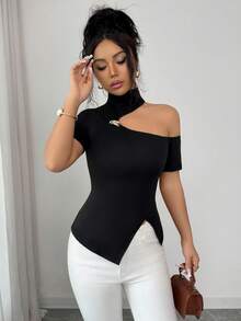 SHEIN Elenzya تي شيرت نسائي أنيق مزين بالمعدن، ذو فتحة كتف غير متماثلة وقصة ضيقة، صيفي - الأسود - مشاهدة 7
