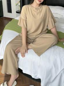 Dazy Plus Conjunto de pijama plus size confortável, cor sólida, com blusa de manga curta com babados e shorts, ideal para o verão. - Amarelo - Ver 6