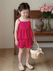 Genkimix Kids 女童玫红色纹理面料吊带背心和短裤套装，夏季清爽舒适休闲外出度假装 - 玫紅色 - 查看 3