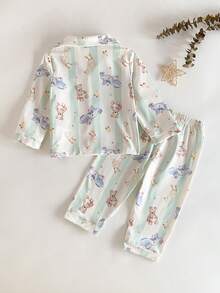 SHEIN Bộ đồ ngủ 2 món cho bé trai, gồm áo dài tay và quần in họa tiết dễ thương, thoải mái. - màu xanh lá - Xem 2