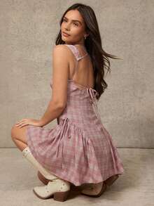 WESTFADE 刺绣格纹V领层叠荷叶边侧边系带露背镂空修身A字无袖迷你连衣裙，适合春季、夏季、度假、休闲、可爱、波西米亚风、纳什维尔、假期、节日等场合 - 淺粉色 - 查看 1