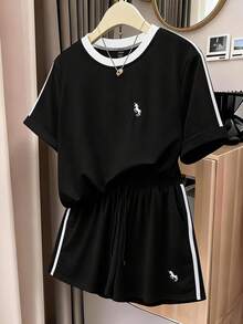 SHEIN CURVE+ 大码撞色圆领短袖短裤运动套装休闲两件套女式短袖短裤套装运动短裤短袖上衣 - 黑色 - 查看 1