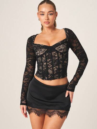 MISSGUIDED Long Sleeve Lace Corset Top With Sweetheart Neckline And Intricate Floral Pattern For Evening Occasions