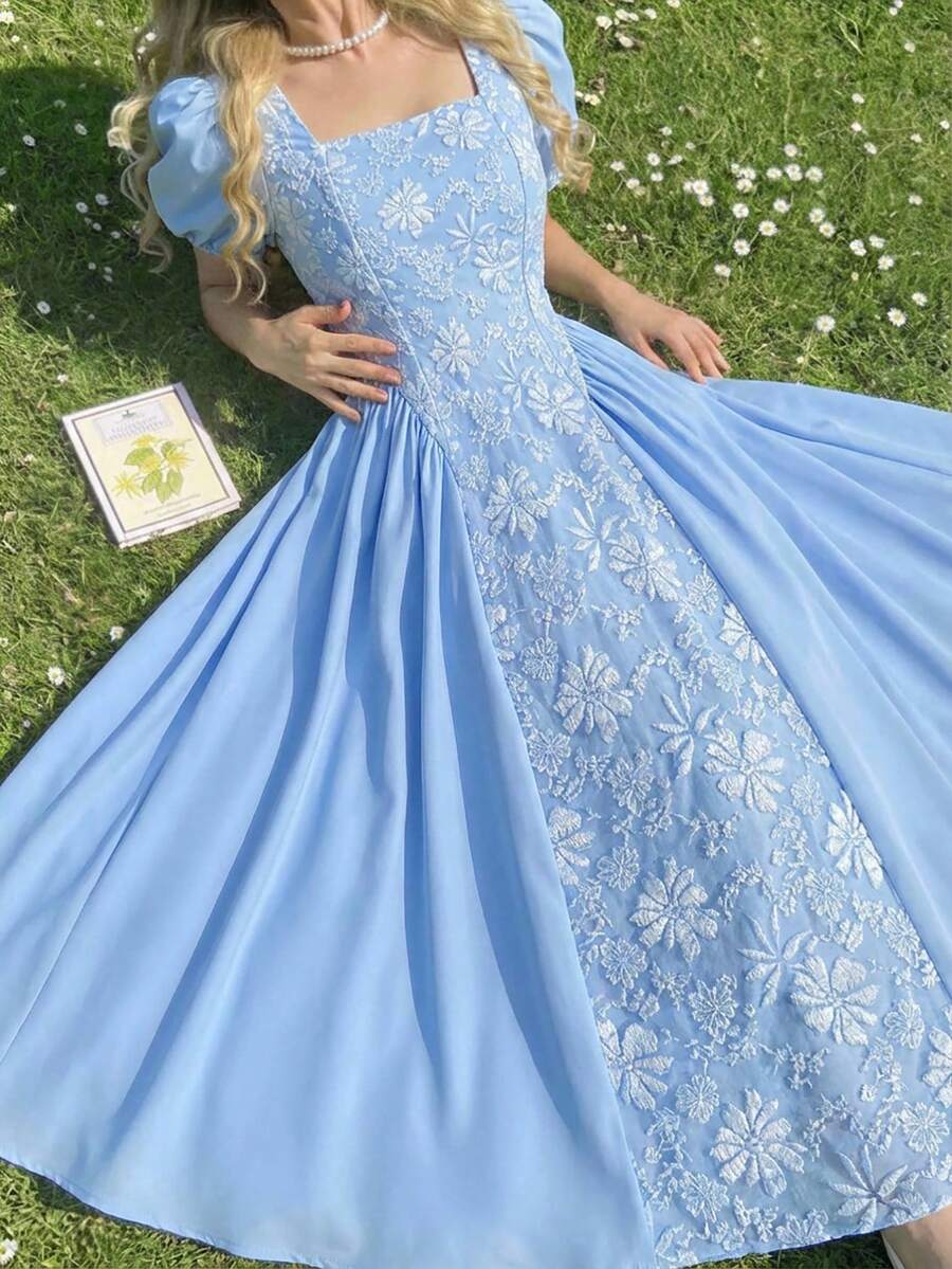 少女法式复古牛仔蓝方领泡泡袖刺绣中长连衣裙，优雅甜美温柔，适合度假、外出、日常、约会、通勤、校园等各种场合。 - 藍色 - 查看 1