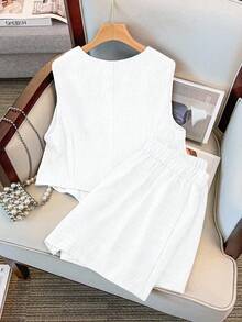 GlowEve CURVE 大码女式纯色V领无袖上衣带口袋短裤套装，时尚优雅休闲装 - 白色 - 查看 2