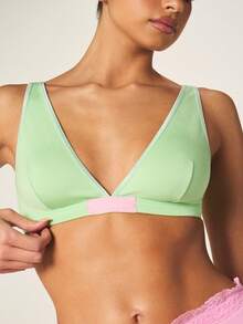 Missguided x Playboy Triangle Bralette With V Neckline And Contrast Pink Accent Details Soft Wireless Cups Everyday Comfort - Green - View 1