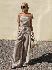 DAZY Set 2 pcs: Atasan Slim Fit Motif Garis-garis dan Celana Panjang Longgar Bergaris untuk Wanita - Putih - View 7