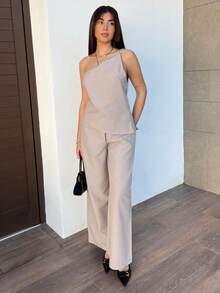 Hitanina 全新春夏套装优雅度假装杏色亚麻不对称褶皱腰露背上衣和高腰长裤 2 件套亚麻套装 - 杏色 - 查看 4