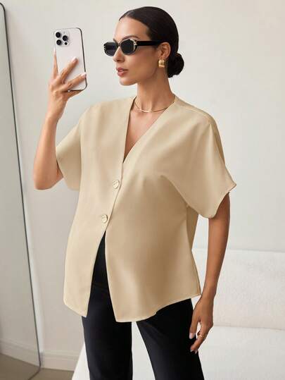 MaterniWear ชุดคลุมท้องสำหรับฤดูร้อน ชุดทำงานสำหรับคุณแม่ ชุดทำงานสำหรับคุณแม่ เสื้อคลุมท้องหรูหรา, เสื้อคลุมท้องสีน้ำตาลอ่อนแบบ Color-Blocked พร้อมกระดุมโลหะสำหรับใส่ไปทำงานและออกไปข้างนอก เสื้อเชิ้ตลำลองแขนค้างคาวคอวีแบบกระดุมหน้าสำหรับคุณแม่ สไตล์ Old Money เสื้อเบลาส์หรูหราสำหรับผู้หญิง เสื้อลำลองธุรกิจหรูหรา เสื้อสีพื้น เสื้อเบลาส์ไม่สมมาตร เสื้อหรูหรา เสื้อลำลองธุรกิจ เสื้อไหมสำหรับผู้หญิง เสื้อสำหรับผู้หญิง เสื้อเบลาส์หรูหรา เสื้อหรูหราสำหรับผู้หญิง เสื้อเบลาส์คอวี เสื้อหรูหรา เสื้อเบลาส์สำหรับผู้หญิง เสื้อลำลองทันสมัย เสื้อลำลองอัจฉริยะ เสื้อทำงานสำหรับผู้หญิง เสื้อสำหรับผู้หญิงหรูหรา เสื้อสำหรับผู้หญิงหรูหรา เสื้อและเบลาส์สำหรับผู้หญิง เสื้อทำงานสำหรับผู้หญิง ชุดทำงานสำหรับผู้หญิง เสื้อทำงานสำหรับผู้หญิง เสื้อเชิ้ตสำหรับผู้หญิงสำหรับฤดูร้อน เสื้อเบลาส์มีกระดุม