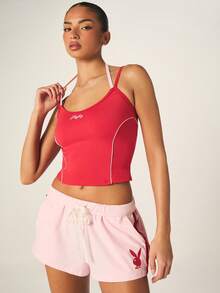 Missguided x Playboy 带有白色撞色滚边的无袖Logo背心，运动短款上衣，适合春夏健身和积极生活方式 - 紅色 - 查看 1