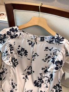 GlowEve CURVE Conjunto feminino elegante e casual de blusa com estampa floral e shorts, com mangas curtas. - Damasco - Ver 3