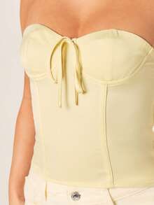 MISSGUIDED 浅黄色系带无肩带束身胸衣，采用立体胸衣设计和甜心领口，适合春夏场合穿着。 - 淡黃色 - 查看 2