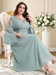 Al Najma 大码女士优雅刺绣贴花阿拉伯风格连衣裙 - 紫色 - 查看 4
