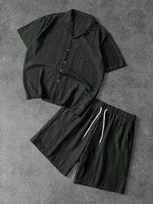 PAVTROS 2 pezzi/set Camicia con bottoni e pantaloncini tinta unita da uomo, abbigliamento casual da marito per vacanze, adatto per vacanze, spiaggia, tempo libero quotidiano, set casual a maglia estivo da uomo in due pezzi, set casual da resort in lino da uomo, completo da passeggio in lino da uomo per vacanze - Verde militare - Visualizzare 1