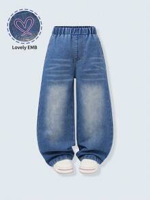 Pantalones vaqueros de pierna ancha de estilo coreano de moda versátil para niñas, cintura alta con bordado de corazón, cómodo algodón premium, uso diario básico para la escuela y vacaciones, pantalones vaqueros de pierna ancha para niñas con corazones y mariposas, pantalones vaqueros de campana, pantalones holgados para niñas - Azul lavado medio - Ver 3