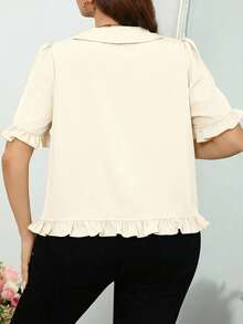 SHEIN Clasi 大码优雅简约纯色荷叶边纽扣装饰衬衫，夏季 - 杏色 - 查看 2