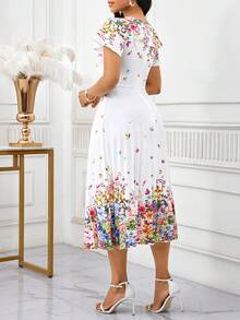 SHEIN Lady Petite Elegantes weißes Blumen Sommerkleid für Frauen, kurzes Trompetenärmel Rundhals Rüschen Midi-Länge Sommerkleid, Brunch Strand Resort Kleidung Hochzeitsgast Party, zierliche Frauen - Verschiedenfarbig - Übersicht 2