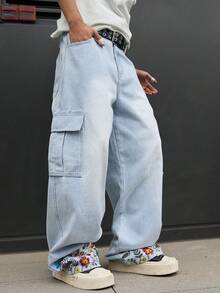 Manfinity EMRG 男士休闲街头风多口袋刺绣蓝色牛仔裤 - 淺色水洗藍 - 查看 8