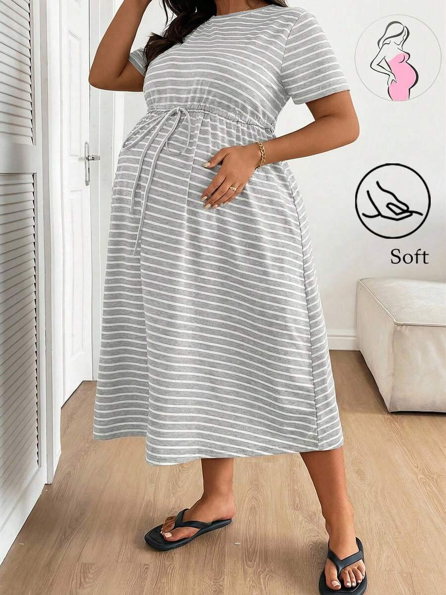 SHEIN Đầm mùa hè dáng rộng, thoải mái, cổ tròn, tay raglan, có dây rút, kẻ sọc dành cho phụ nữ mang thai cỡ lớn. - Màu Xám nhạt - Xem 1