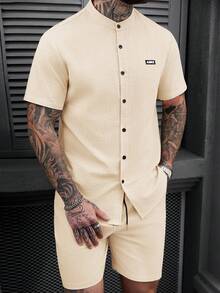 Manfinity CasualCool 男士纯色立领短袖衬衫上衣和口袋短裤休闲日常套装两件套男士奶油色套装男士两件套男士夏季套装男士两件套夏季复古风，适合日常休闲、周末旅行、户外活动、探险旅行、轻松的工作环境或半正式场合，可作为男友/丈夫礼物、周年纪念/生日礼物、派对夏季假期、沙滩装、夏威夷婚礼、春夏两季穿着。 - 米色 - 查看 4