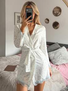DAZY Ditsy Floral & Lace Patchwork Women Sleepwear Robe - White - View 1