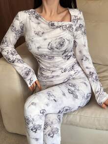 DAZY 花卉印花不对称领修身睡衣套装 - 白色 - 查看 1