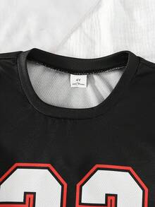 SHEIN Explorewe Bộ 2 món thể thao và thường ngày cho bé trai, gồm áo thun cổ tròn tay ngắn in số và quần short thể thao in hình, có trang trí ruy băng, thích hợp cho mặc hàng ngày vào mùa xuân/hè, thể thao, dã ngoại, đi học, dự tiệc, nghỉ mát. - màu đen - Xem 4
