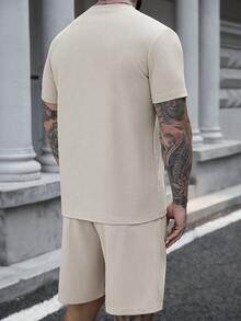Manfinity CasualCool 男士短袖纹理面料T恤套装，适合居家或户外休闲穿着 - 杏色 - 查看 2
