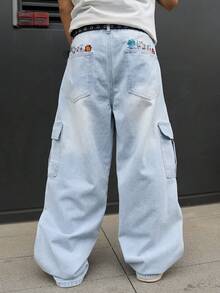 Manfinity EMRG 男士休闲街头风多口袋刺绣蓝色牛仔裤 - 淺色水洗藍 - 查看 2