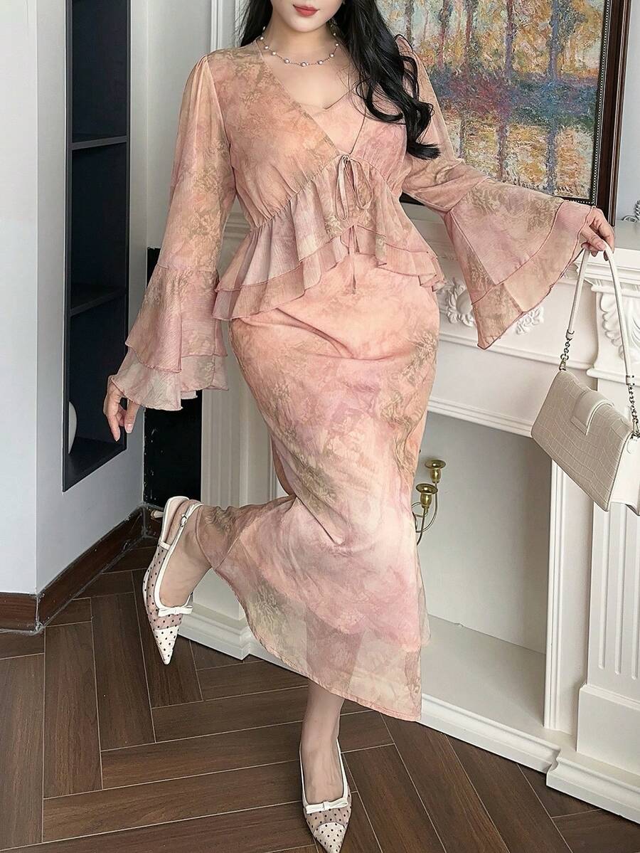 Dazy Plus Bộ đồ hai mảnh dành cho nữ cỡ lớn, thanh lịch, cổ chữ V, viền bèo họa tiết hoa, gồm áo hai dây và áo sơ mi, thích hợp cho mùa xuân/hè. - Màu Hồng baby - Xem 1