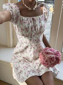 DAZY Robe mini élégante à imprimé floral avec nœud à l'épaule et taille cintrée, convient pour les sorties et les fêtes. Robe d'été bohème pour femmes en vacances - Rose bonbon - Voir 5