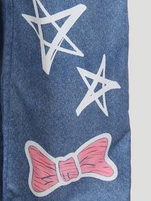 SHEIN Girls' Street-Style Graffiti & Dark Sweet Graphic Print Loose Dungaree Pants, Featuring Cat, Letter, Star, Bow Patterns, Unique Design, Suitable For Casual Occasions, Spring/Summer - Blue - View 5