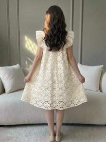 SHEIN 少女宽松优雅圆领荷叶边碎花连衣裙 - 杏色 - 查看 4