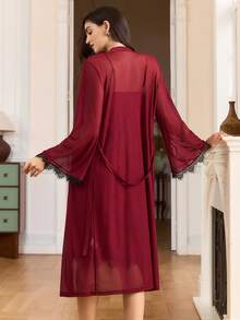 Moireta Bộ đồ ngủ hai mảnh sang trọng kiểu Pháp dành cho mùa cưới, gợi cảm, gồm váy ngủ ren viền, xẻ tà và áo choàng lưới ren cho nữ. - Màu Đỏ Sâu - Xem 2